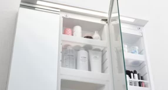 ミラーキャビネット2